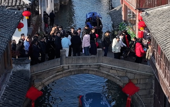 非(fei)遺春節(jie)裏的(de)《周莊年(nian)畫》